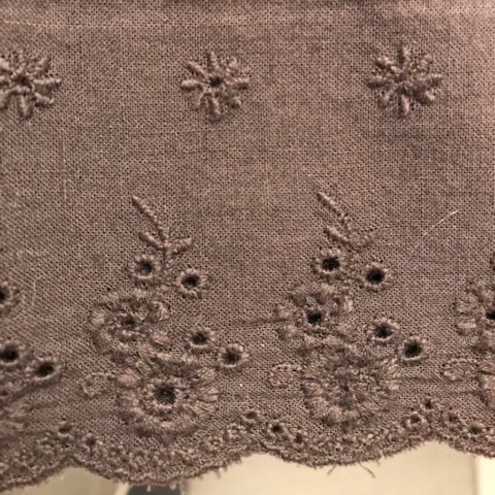 Embroidered Skirt with Peekaboo Lace Hem NWOT - Picture 7 of 11